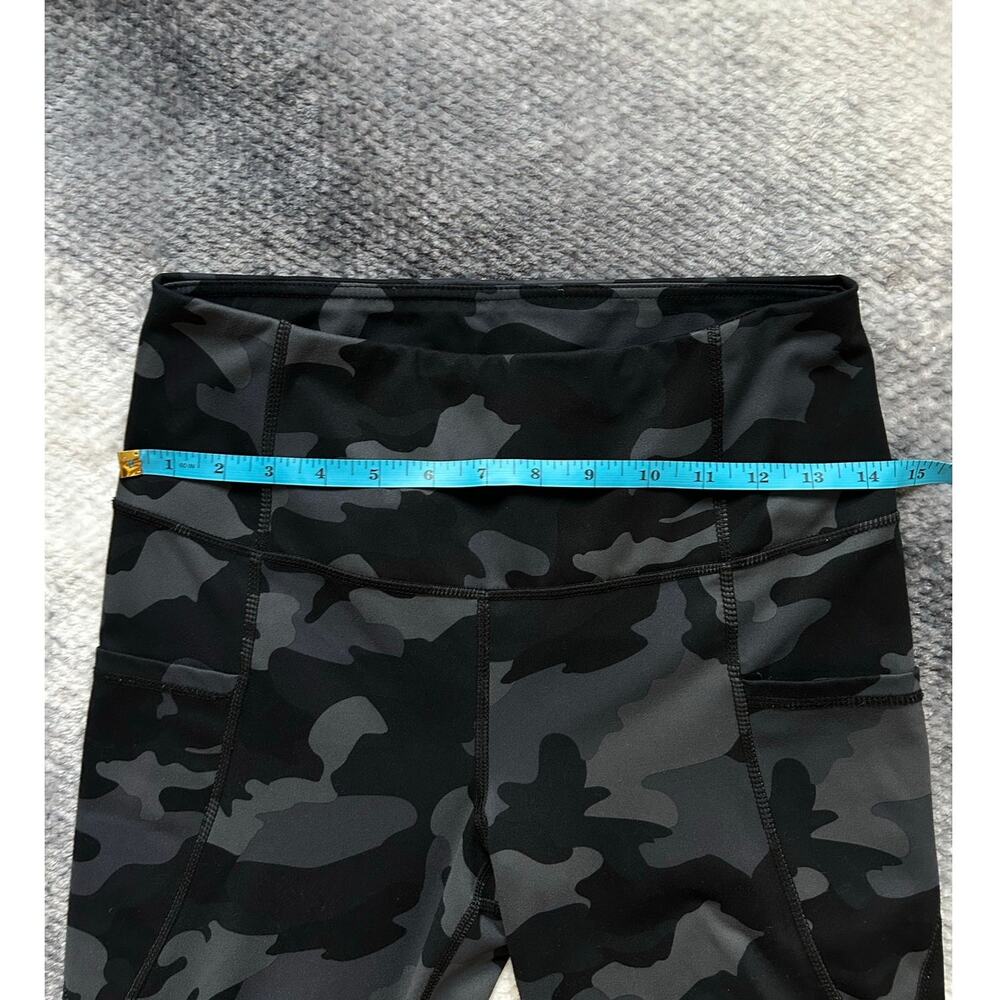 Yogalicous Camo Black Gray Pockets 7/8 Length High Rise Leggings Size Medium - Picture 5 of 9